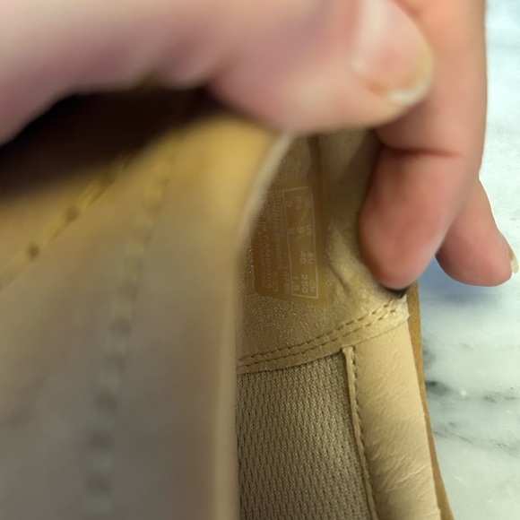 Clarks Torhill Bee Tan Shoes - Picture 7 of 9